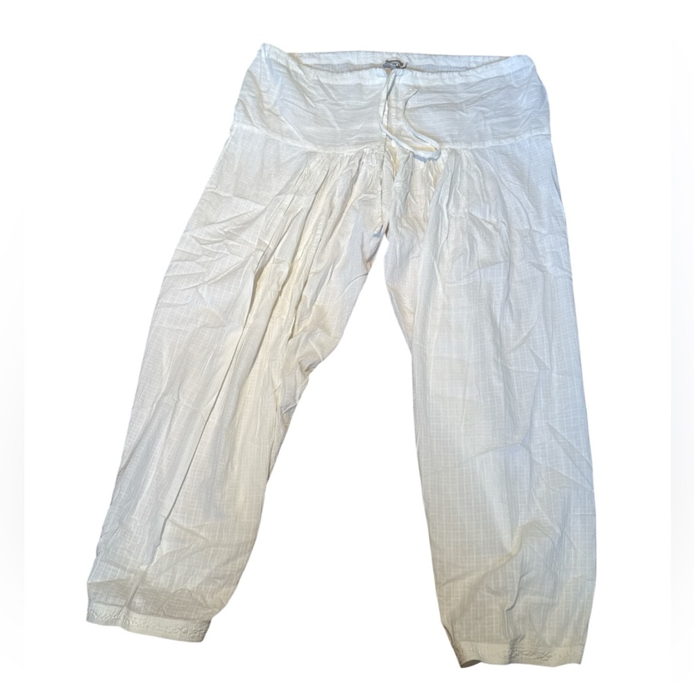 ANOKHI White Casual Pants